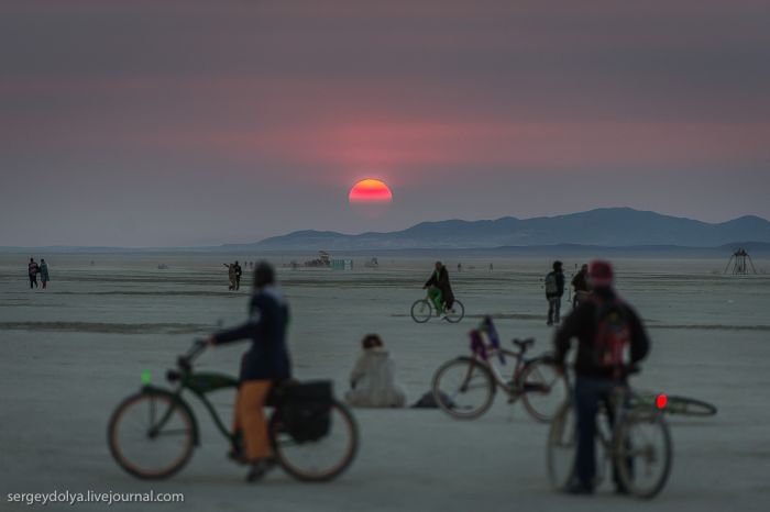 The Vehicles of Burning Man 2013 (39 pics)