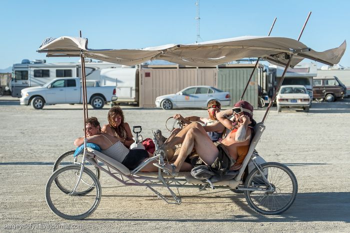 The Vehicles of Burning Man 2013 (39 pics)