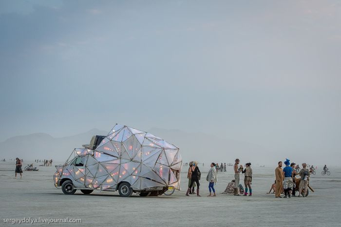 The Vehicles of Burning Man 2013 (39 pics)