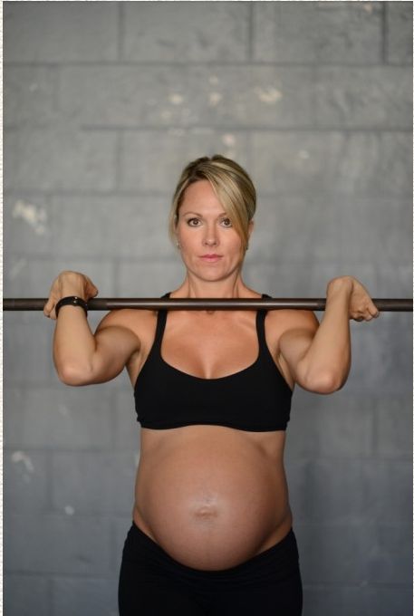 Photos of Pregnant Lea-Ann Ellison Lifting Weights (15 pics)