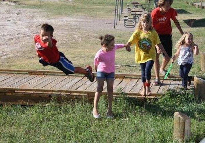 Kids Doing Weird Things (20 pics)