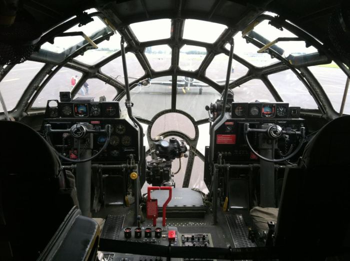 Cockpit Photos (23 pics)