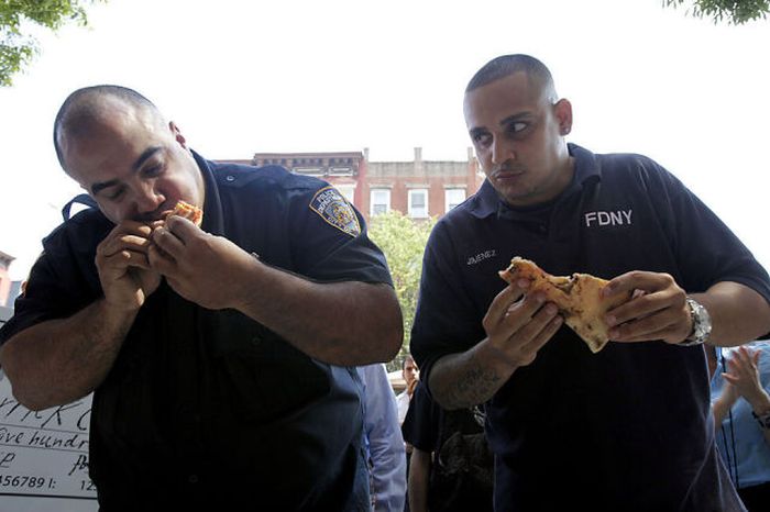 Police Officers at Work (56 pics)