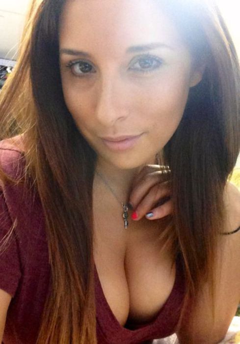 Girls Get Bored at Work. Part 2 (34 pics)