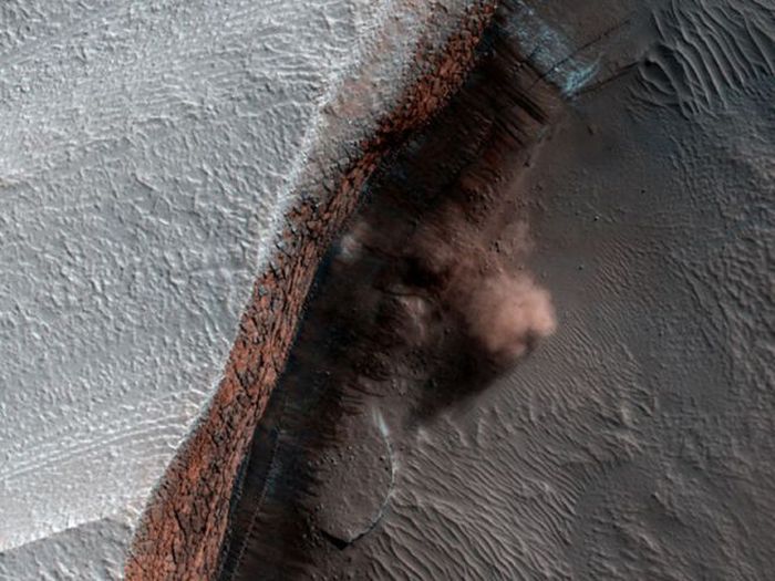 Pictures of Mars Taken by Orbiter (12 pics)