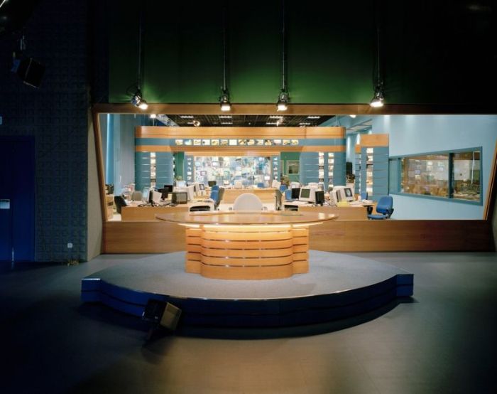 TV Studios Around the World (20 pics)