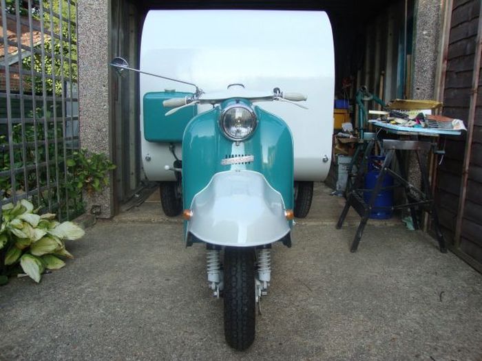 An Old Scooter Transformed into a Mobile Home (28 pics)