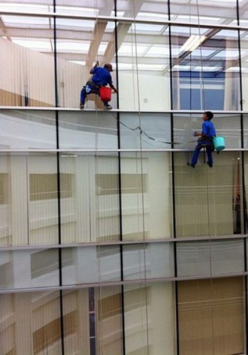 People Who Have Worse Jobs Than You (47 pics)