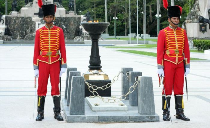 Tomb Of The Unknown Soldier From Around The World (37 pics)