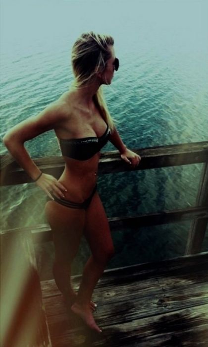 Bikini Girls (41 pics)
