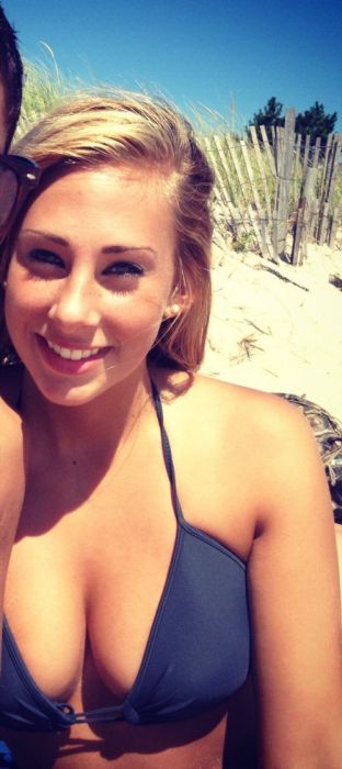 Bikini Girls (41 pics)