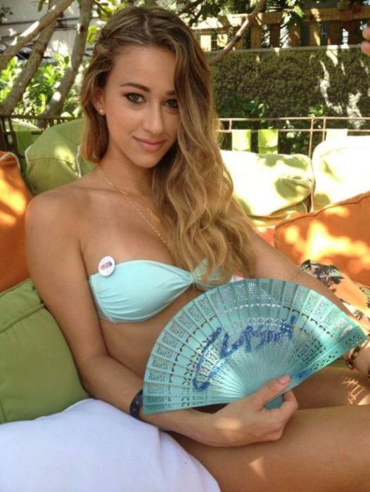 Bikini Girls (41 pics)