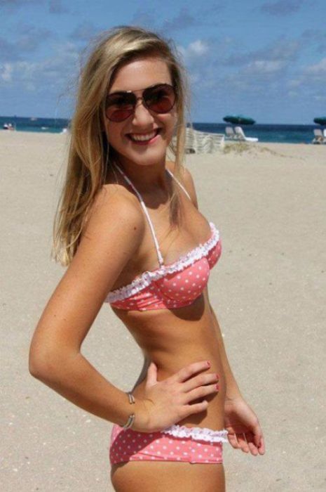 Bikini Girls (41 pics)