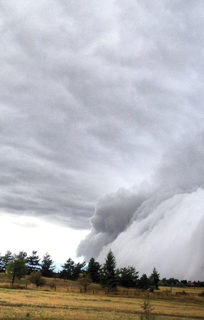 Shelf Clouds in Bozeman, MT (25 pics)