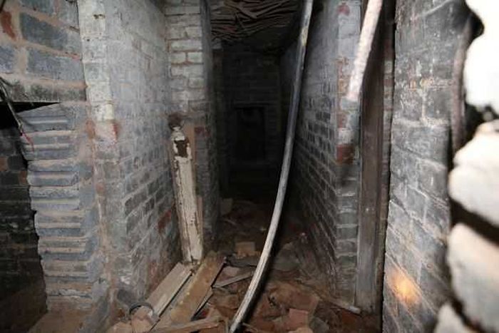 Secret Basement (13 pics)