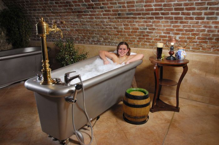 Beer Spa and Hot Girls (38 pics)