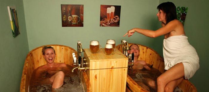 Beer Spa and Hot Girls (38 pics)