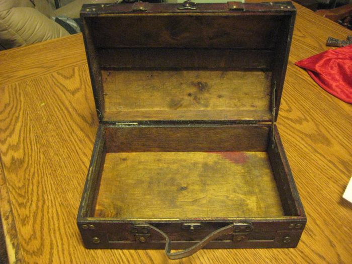Vampire Hunting Kit (13 pics)