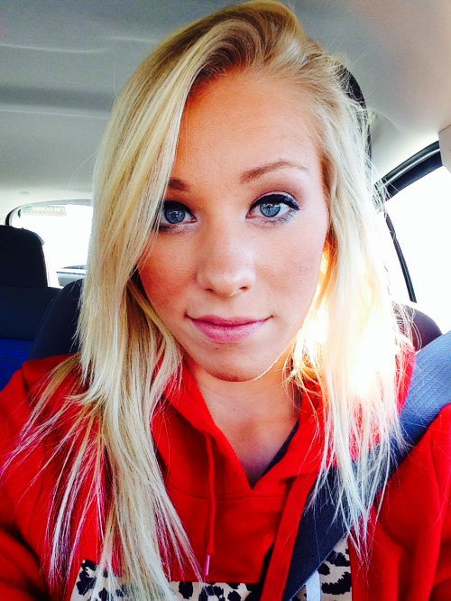 Cute Girls Make Selfies (43 pics)