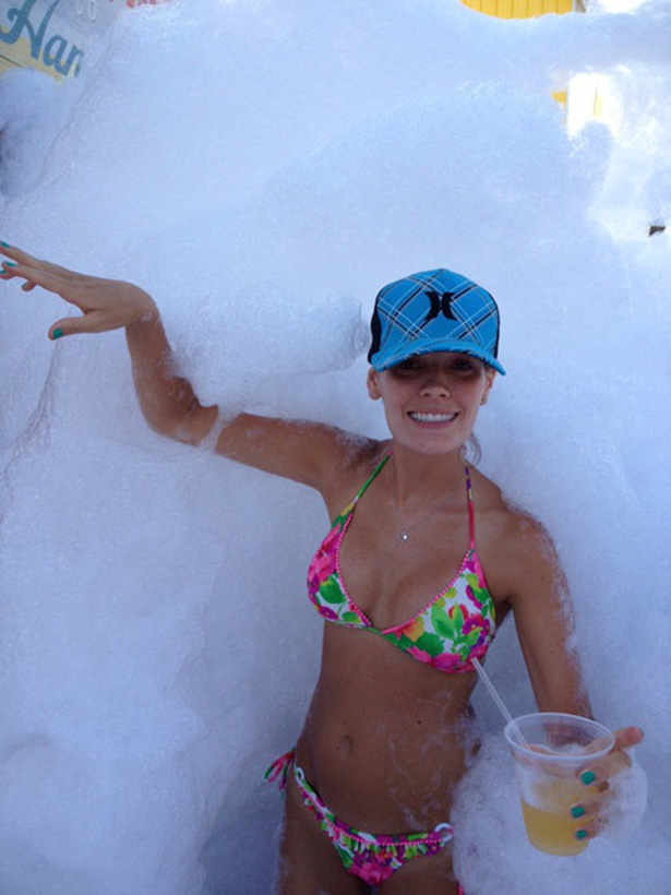 Summer Bikini Girls (46 pics)