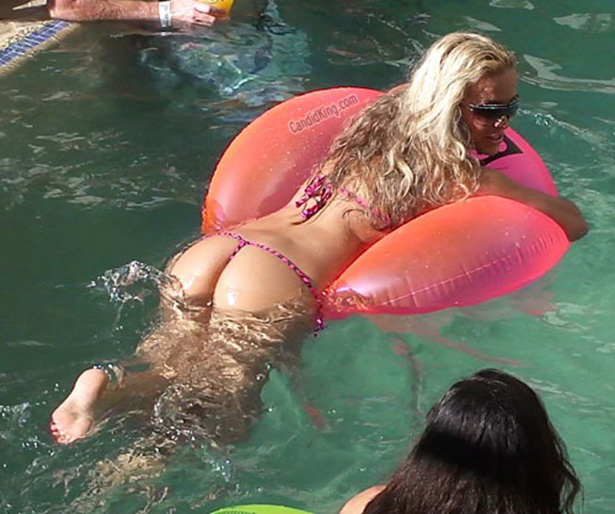 Summer Bikini Girls (46 pics)