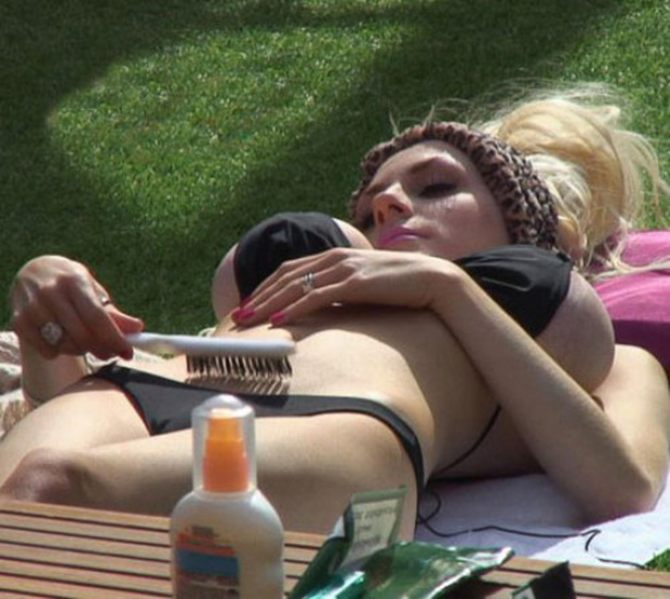 Summer Bikini Girls (46 pics)