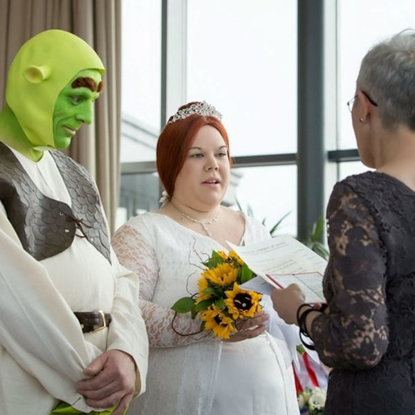 Unusual and Funny Weddings (61 pics)