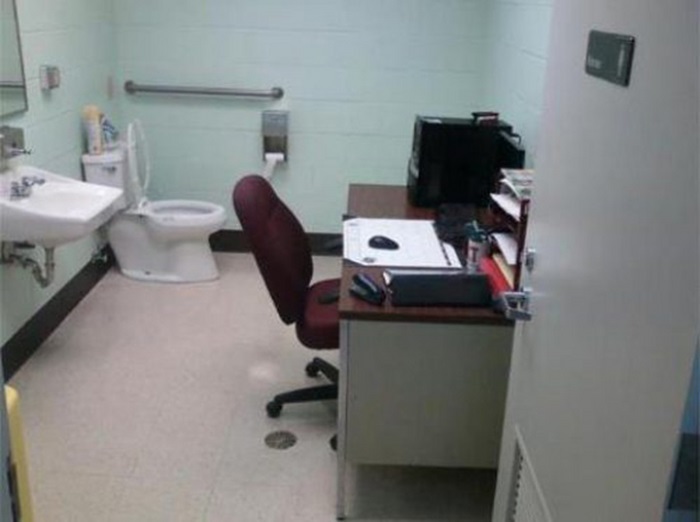 Bad Workplaces (32 pics)
