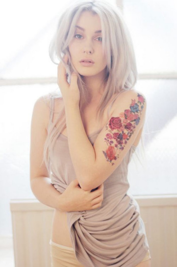 Girls With Tattoos (36 pics)