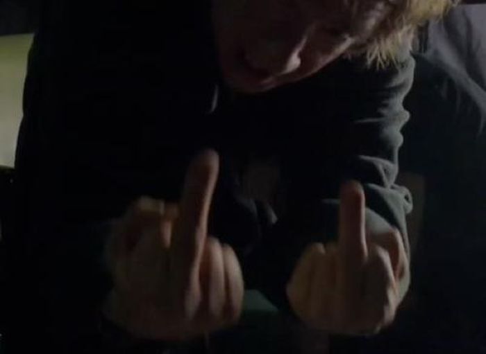 Martin Freeman's Middle Finger (20 pics)