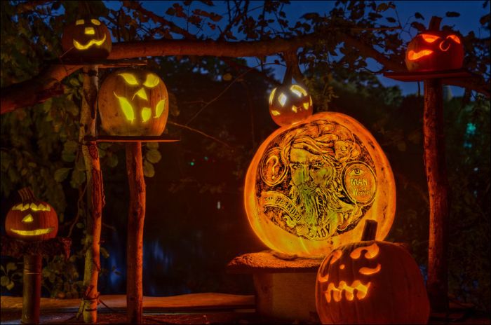 Amazing Pumpkin Carvings (15 pics)