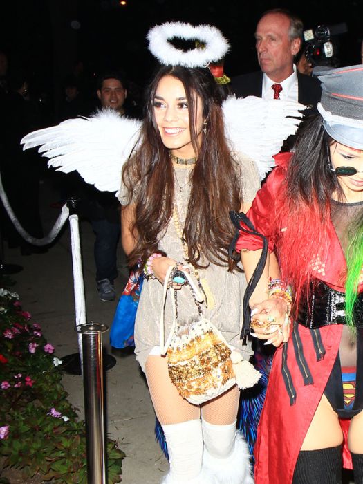 2013 Celebrities Halloween Costumes (48 pics) 2013 Celebrities Halloween Costumes (48 pics)