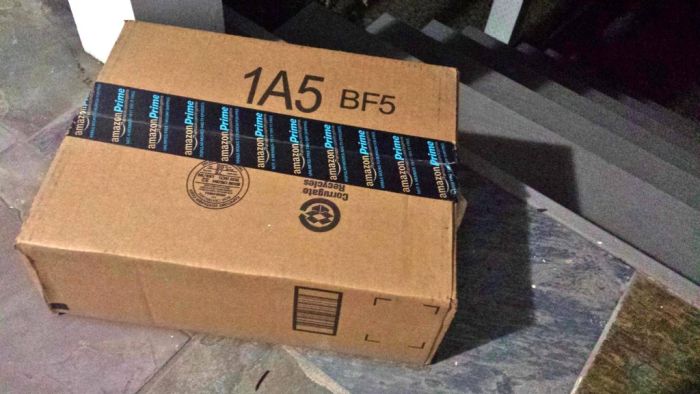 How to Deal With Someone Who Steals Your Packages (4 pics)