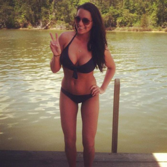 Sexy Girls in Bikinis (35 pics)