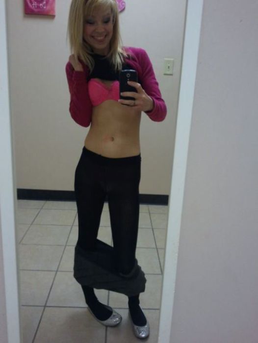 Girls Get Bored at Work. Part 3 (28 pics)