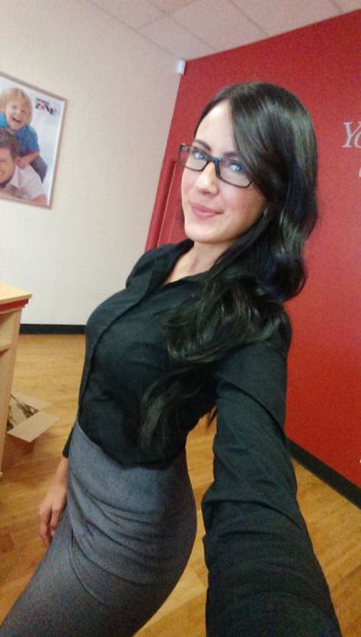 Girls Get Bored at Work. Part 3 (28 pics)