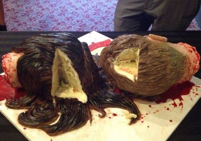 The Most Gruesome Wedding Cake (7 pics)