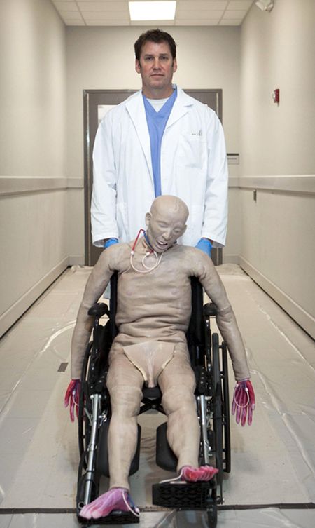 Synthetic Human Body by SynDaver Labs (10 pics)