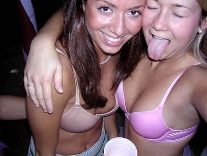 It's Friday. Let's Party (35 pics)