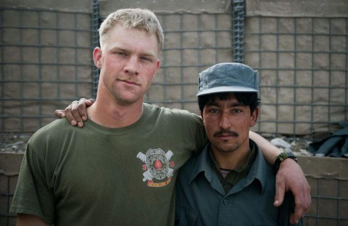 US Marines and Afghan Police Officers (6 pics)