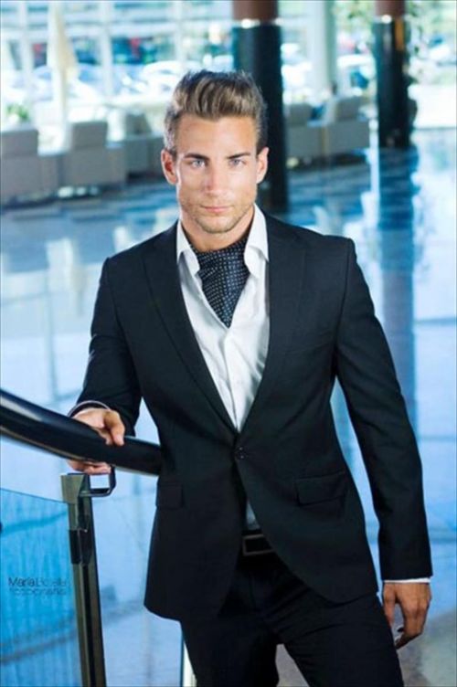 Manuel Rico is the World's Hottest Gynecologist (9 pics)