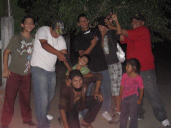 A Mexican Cartel’s Family on Facebook (8 pics)