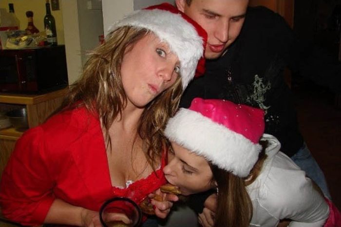 Drunk Christmas Party Girls (40 pics)