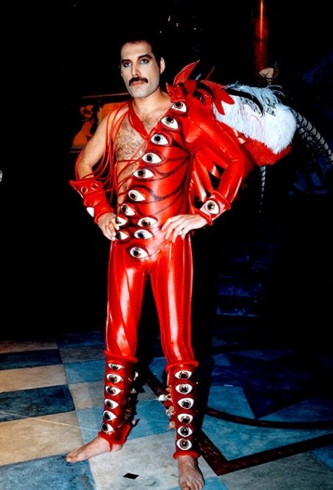 Photos of Freddie Mercury (50 pics)