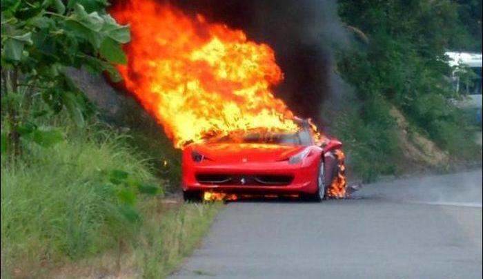 Ferraris in Troubles (45 pics)