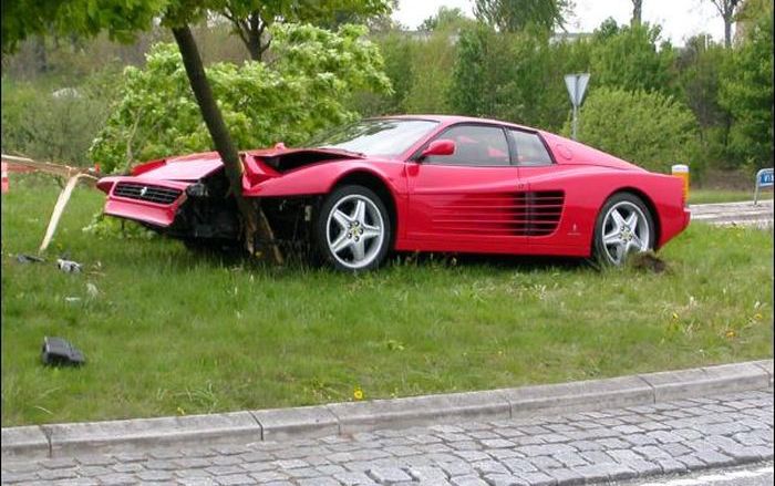 Ferraris in Troubles (45 pics)
