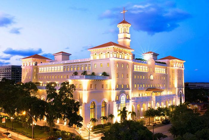 New Headquarters of the Church of Scientology (24 pics)