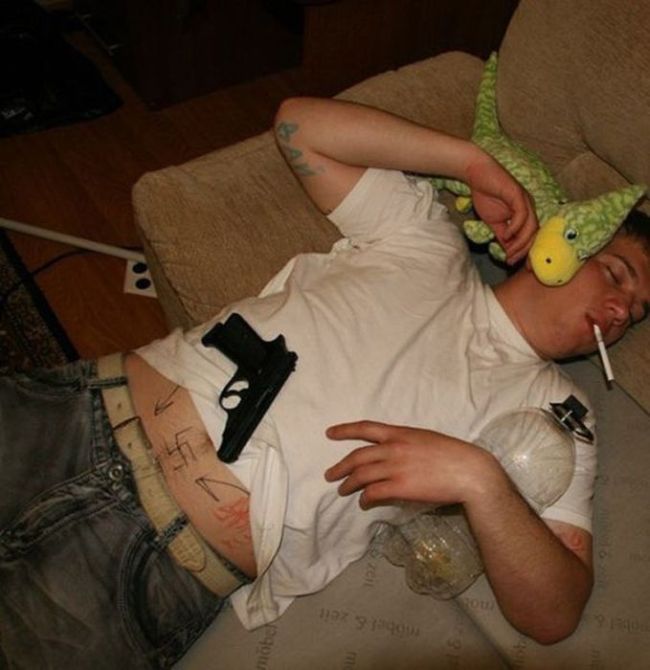 How to Have Fun with Drunk Friends (39 pics)