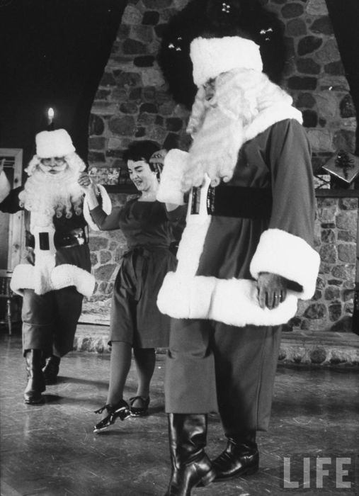 Santa Clause School 1961 (14 pics)
