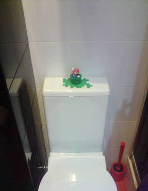 How to Use a Super Mario Toy (9 pics)